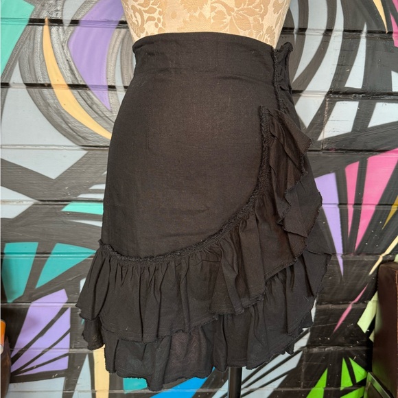 NWOT Black IRO Linen blend Ruffle Skirt size 38 (6)